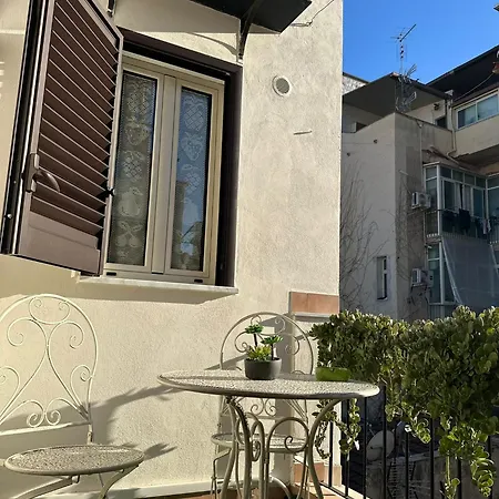 شقة Lilla' House Center *